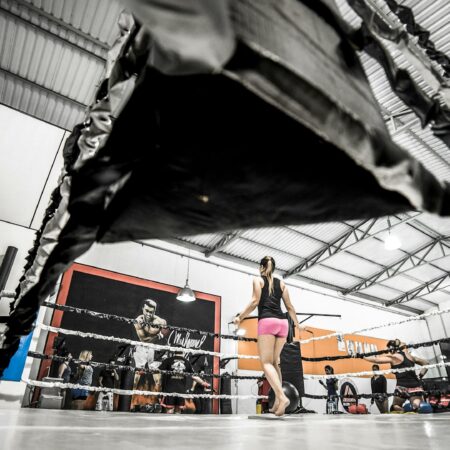 Scommettere sui match di boxe femminile: trend e analisi